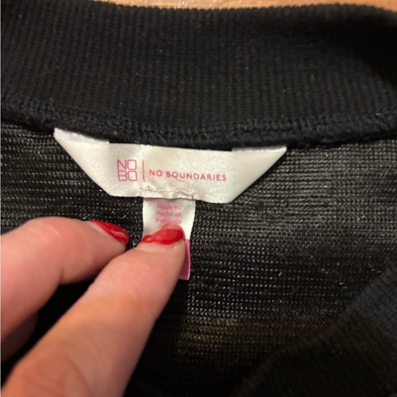 No Boundaries Junior Size S(3-5) Sherpa Black Textured Sweater Like New - Picture 2 of 8